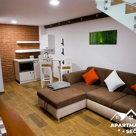 Apartmanovy Dum 13 Mezonet 2 Sec Exterior photo