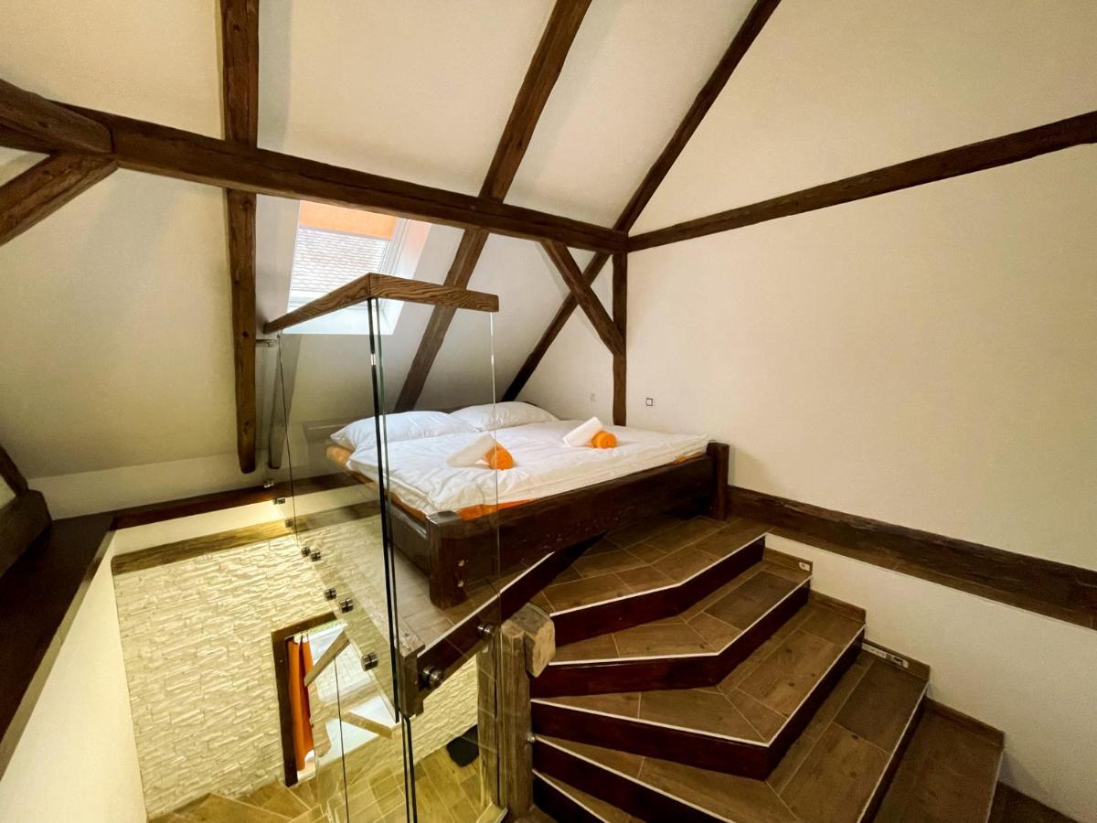 Apartmanovy Dum 13 Mezonet 2 Apartment Sec